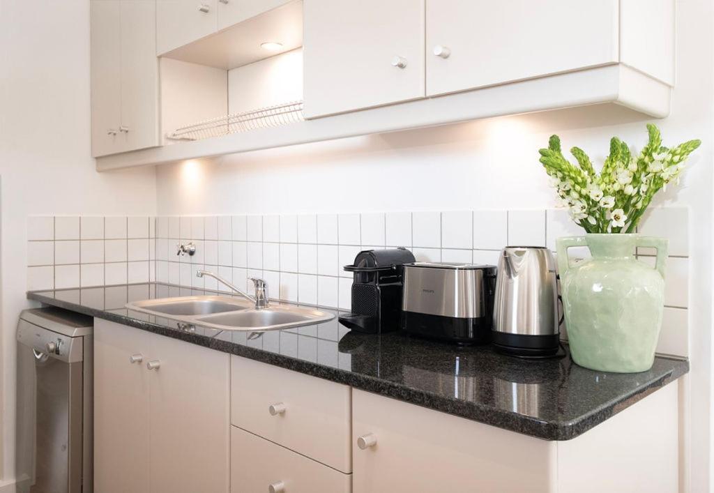 Middedorp Apartments Стеленбош Екстериор снимка